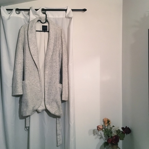 Grey and White Fall Overcoat w/ Belt - Picture 3 of 6